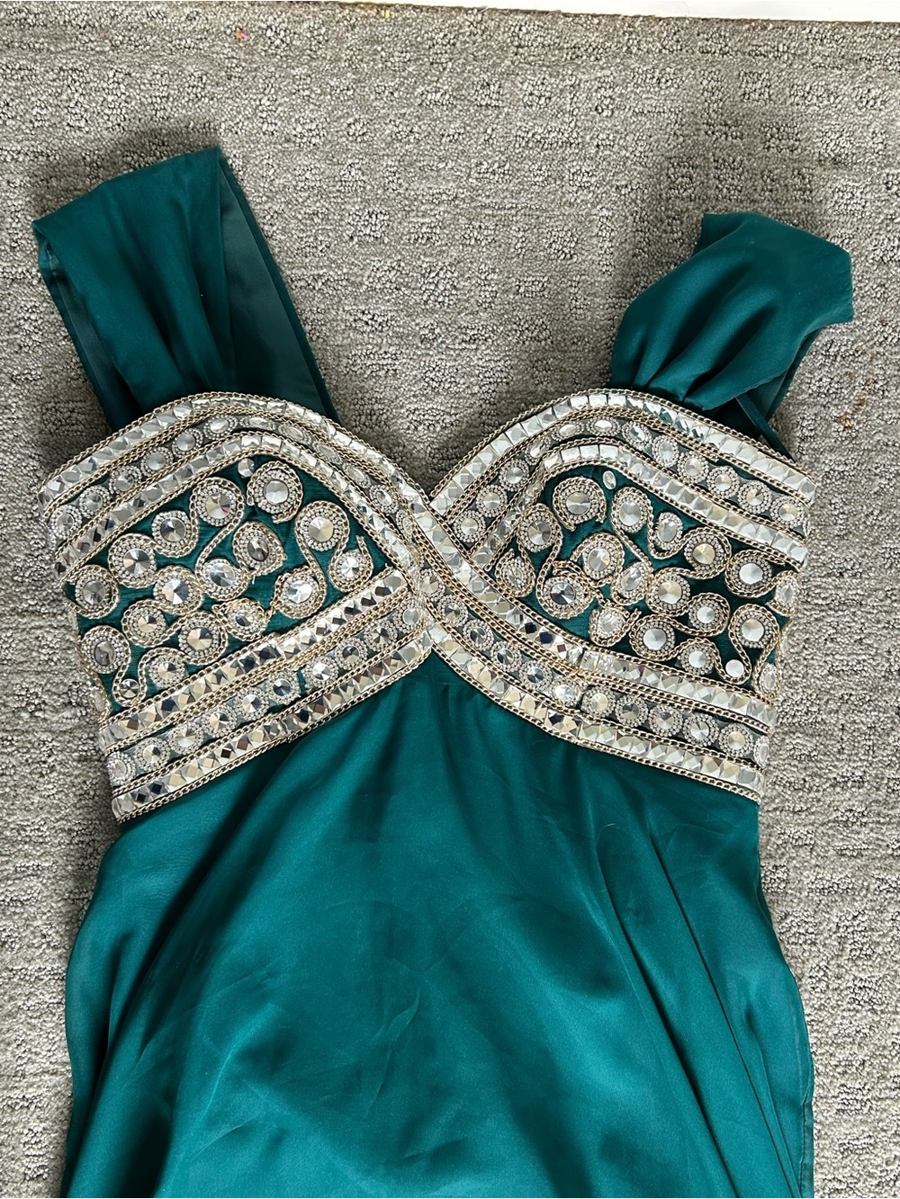 Madison James 15-116 Prom Formal Dress Gown Green/Pine Bedazzled Jeweled Size 10